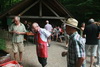 Der Grill wird angefeuert (thumbnail)