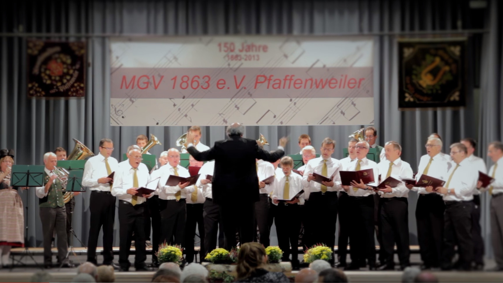 Der MGV 1863 e.V. Pfaffenweiler auf der Bühne
