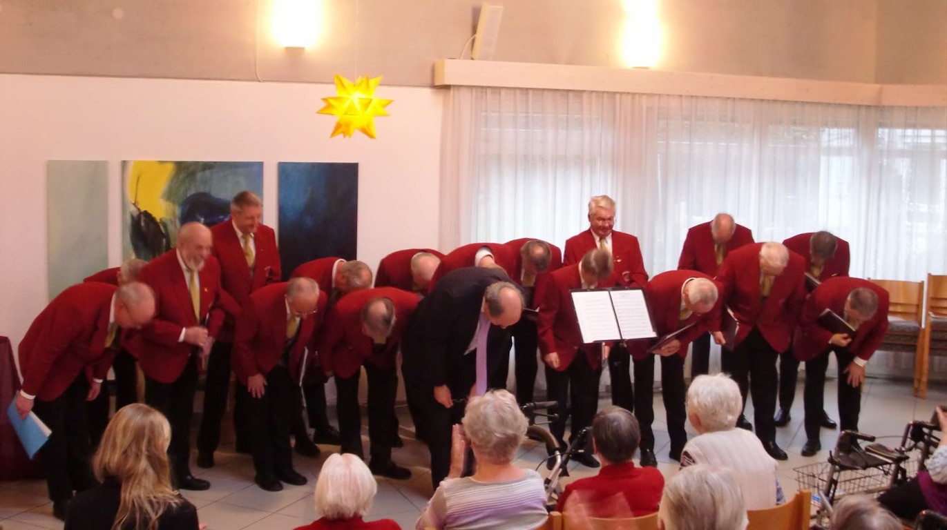 Die Künstler gneießen den Applaus
