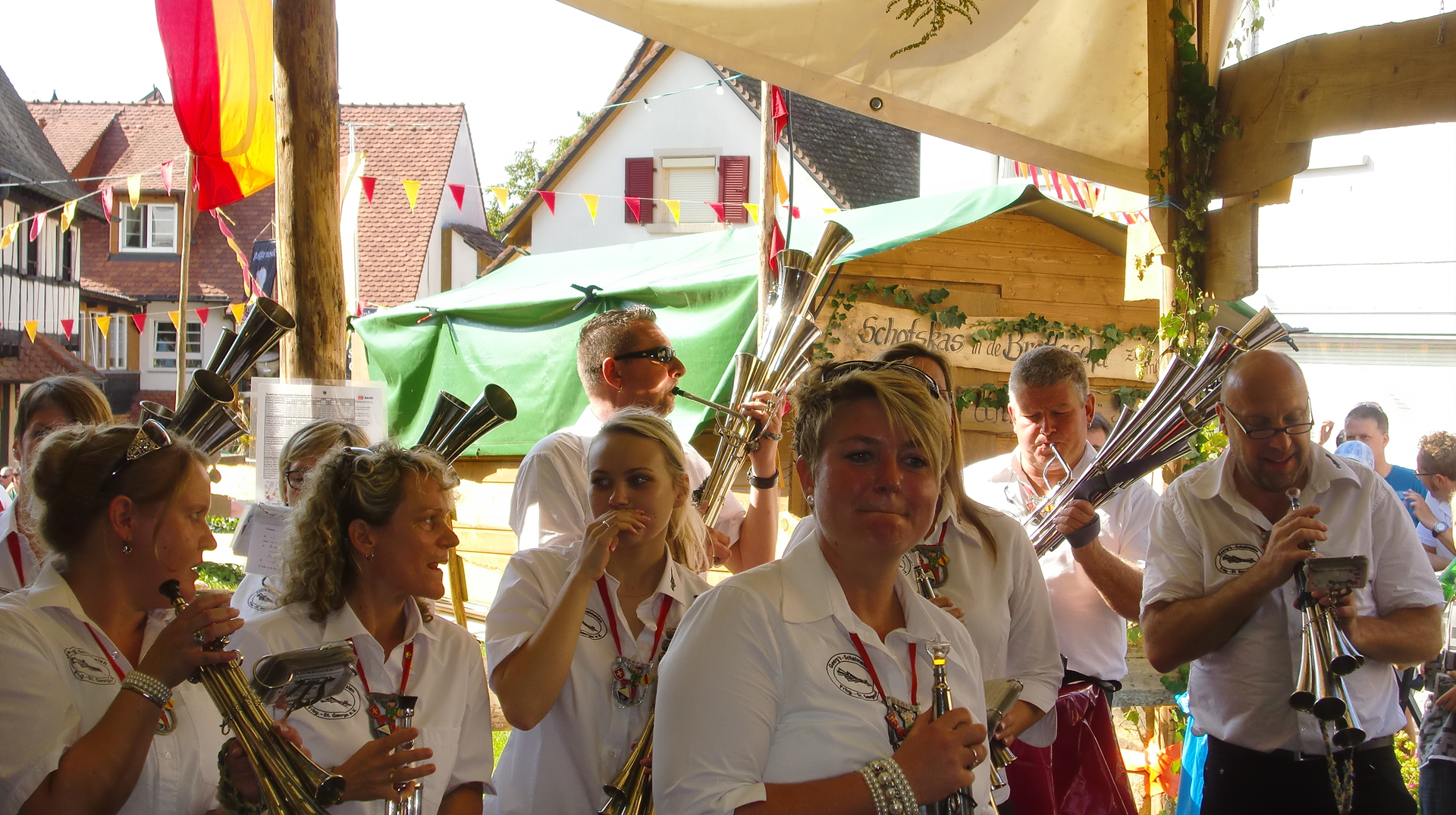 Die Georgs-Schalmeien vor der Action