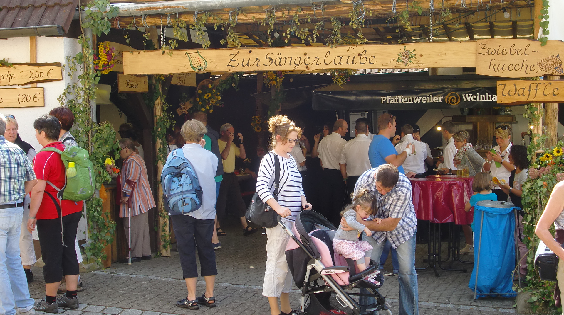 Auch in der Gasse wird es langsam übersichtlicher